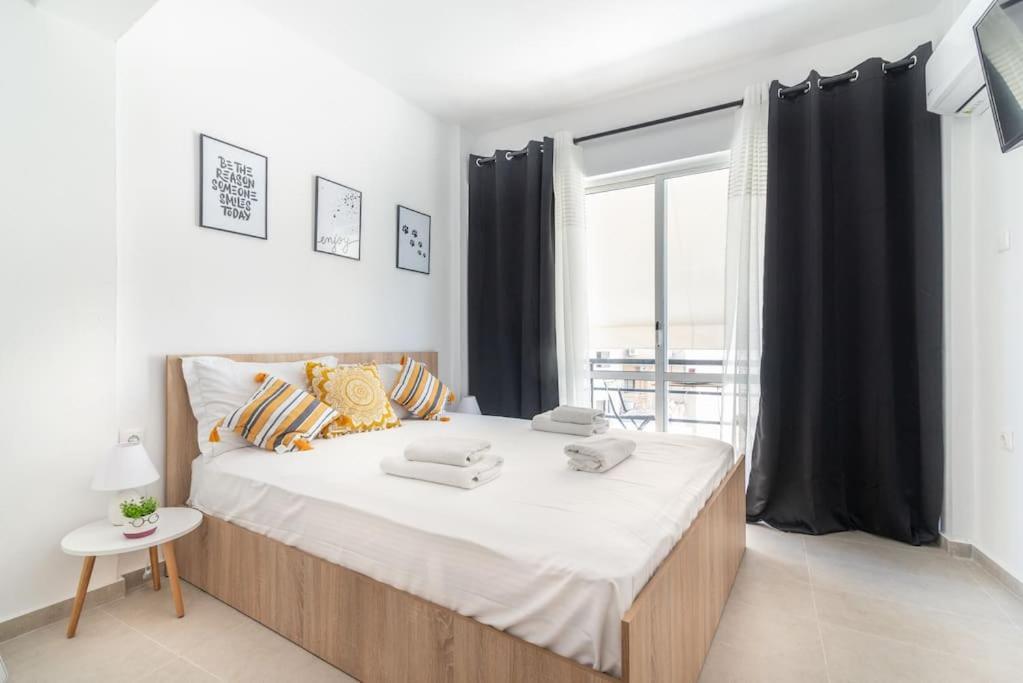 New Studio In The Heart Of City Center Ираклион Экстерьер фото