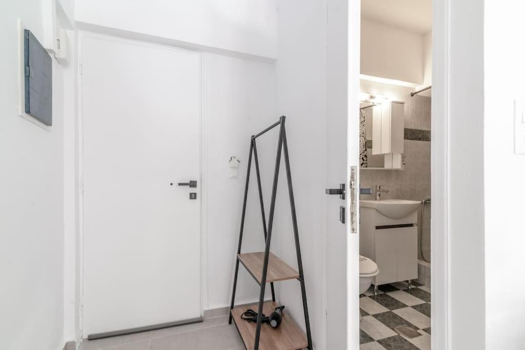 New Studio In The Heart Of City Center Ираклион Экстерьер фото