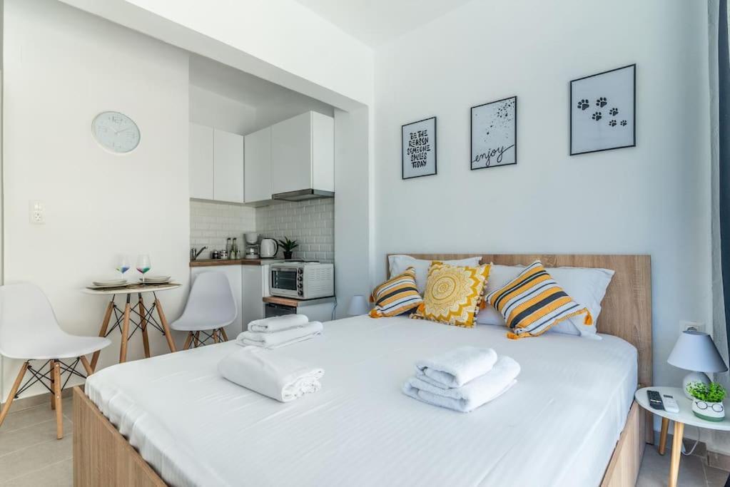 New Studio In The Heart Of City Center Ираклион Экстерьер фото