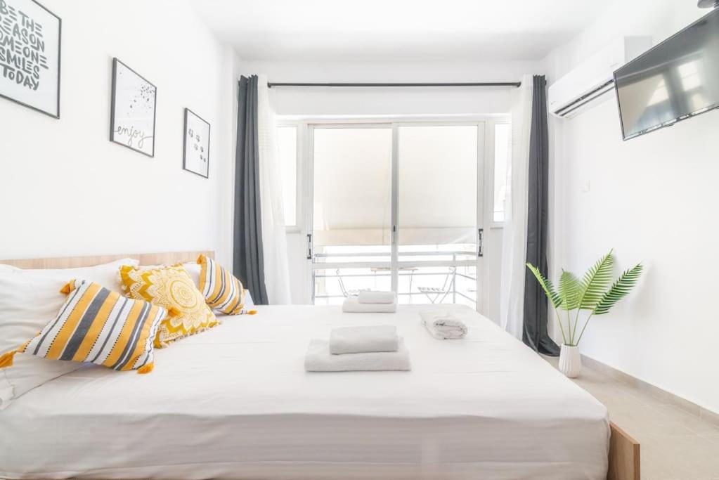 New Studio In The Heart Of City Center Ираклион Экстерьер фото