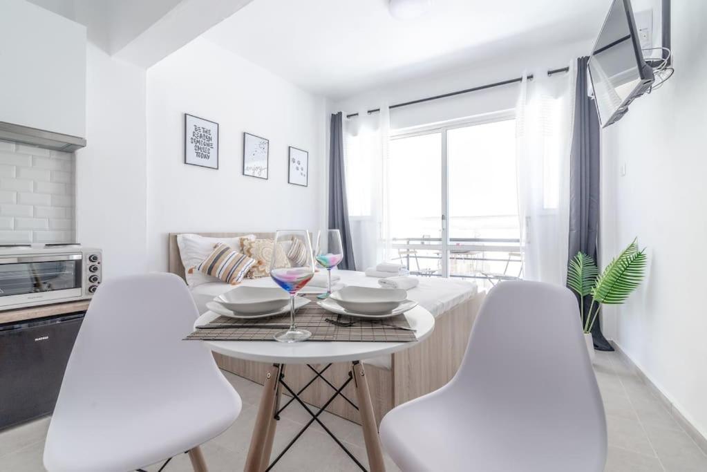 New Studio In The Heart Of City Center Ираклион Экстерьер фото