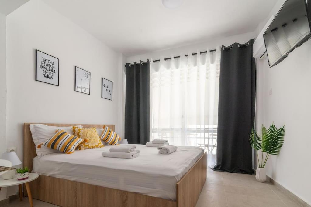 New Studio In The Heart Of City Center Ираклион Экстерьер фото