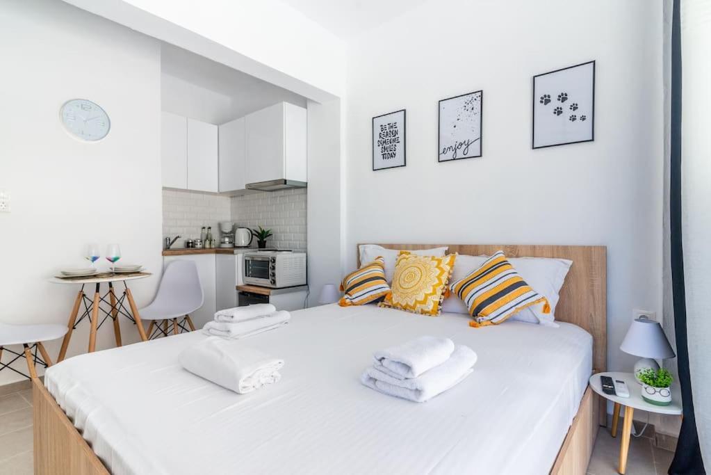 New Studio In The Heart Of City Center Ираклион Экстерьер фото