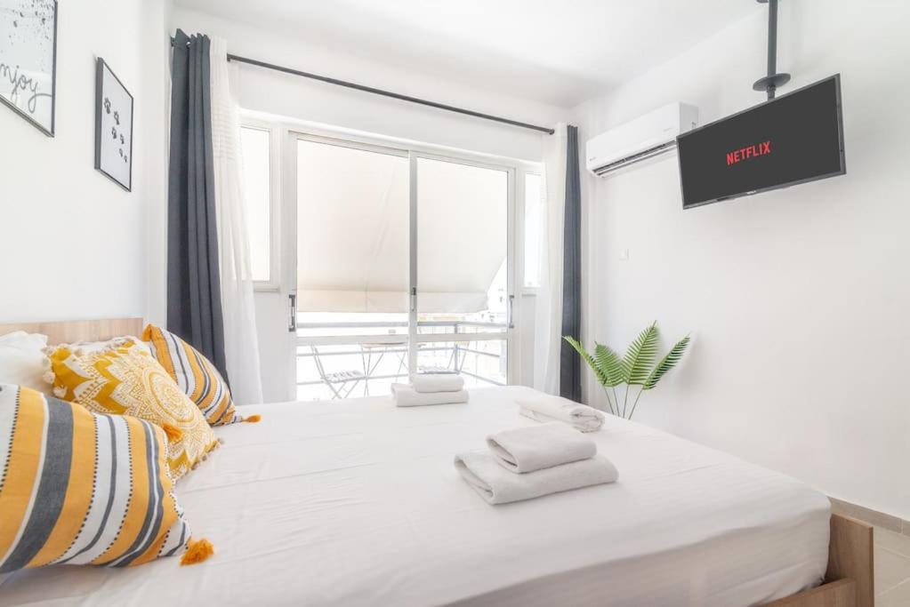New Studio In The Heart Of City Center Ираклион Экстерьер фото