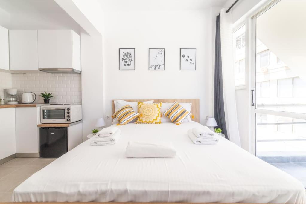 New Studio In The Heart Of City Center Ираклион Экстерьер фото