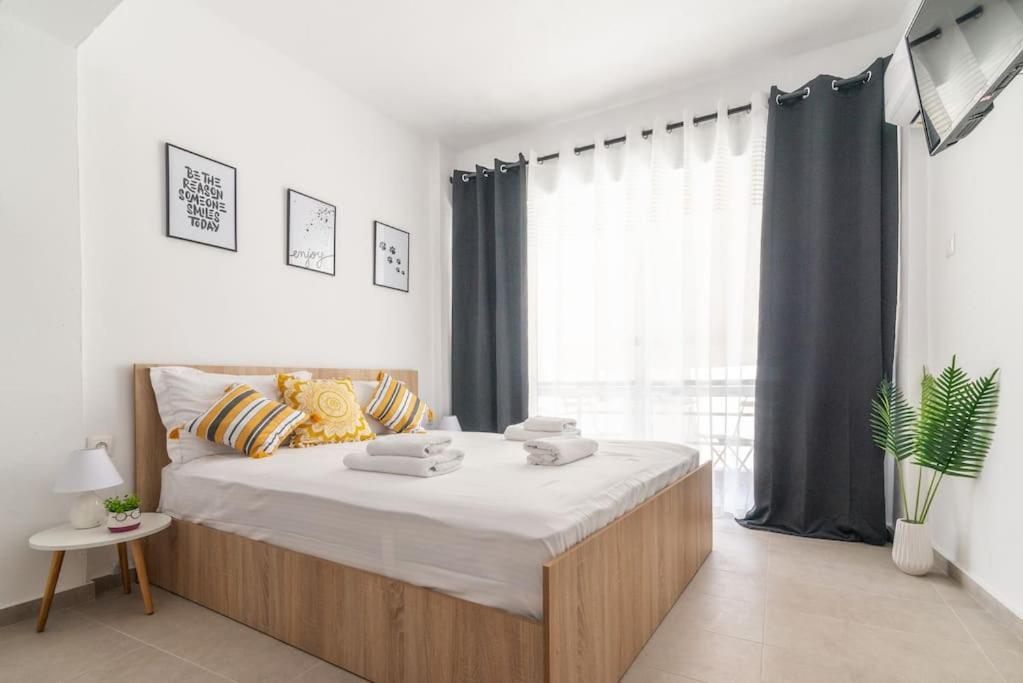 New Studio In The Heart Of City Center Ираклион Экстерьер фото